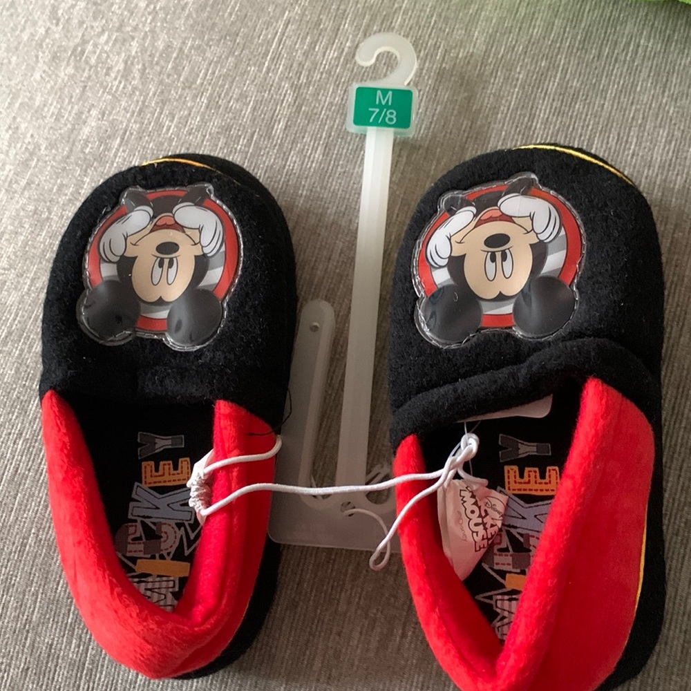 New Toddler’s Mikey Mouse Soft Fury Slipper Size Toddlers M(7/8)